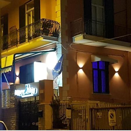 Hotel Taromy نابولي المظهر الخارجي الصورة