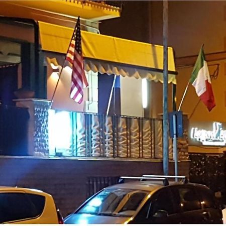 Hotel Taromy نابولي المظهر الخارجي الصورة