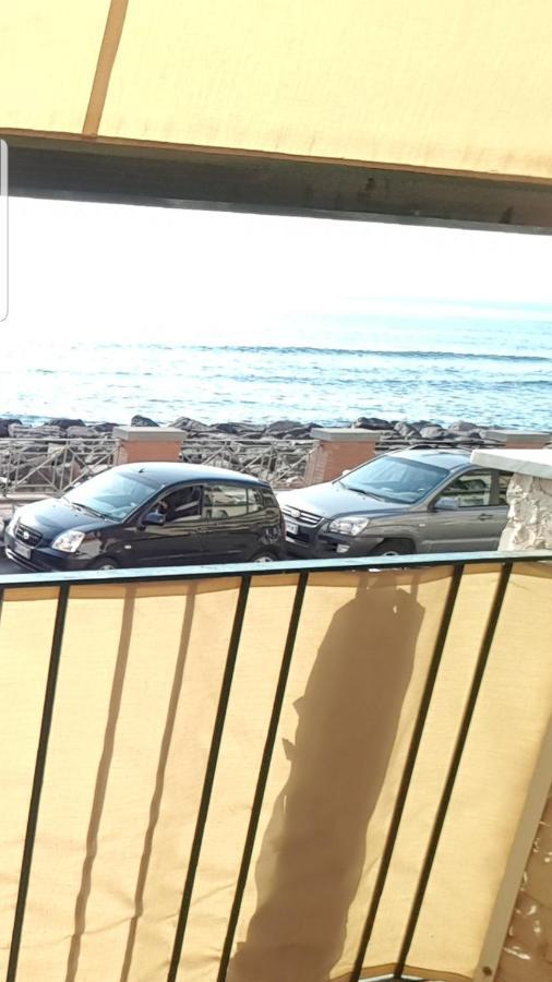 Hotel Taromy نابولي المظهر الخارجي الصورة