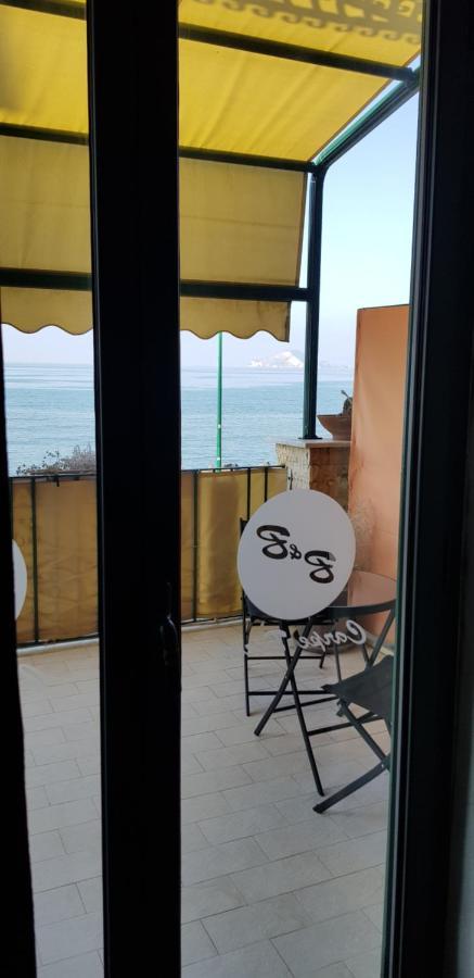 Hotel Taromy نابولي المظهر الخارجي الصورة