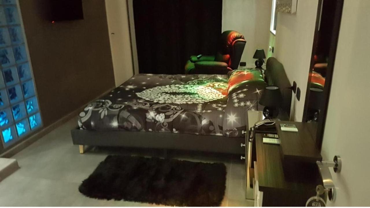 Hotel Taromy نابولي المظهر الخارجي الصورة