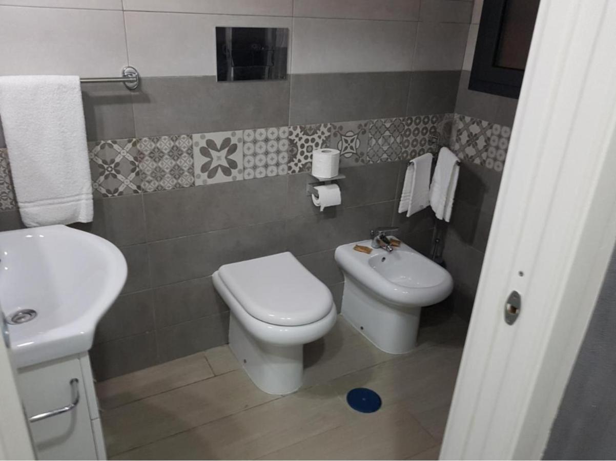 Hotel Taromy نابولي المظهر الخارجي الصورة